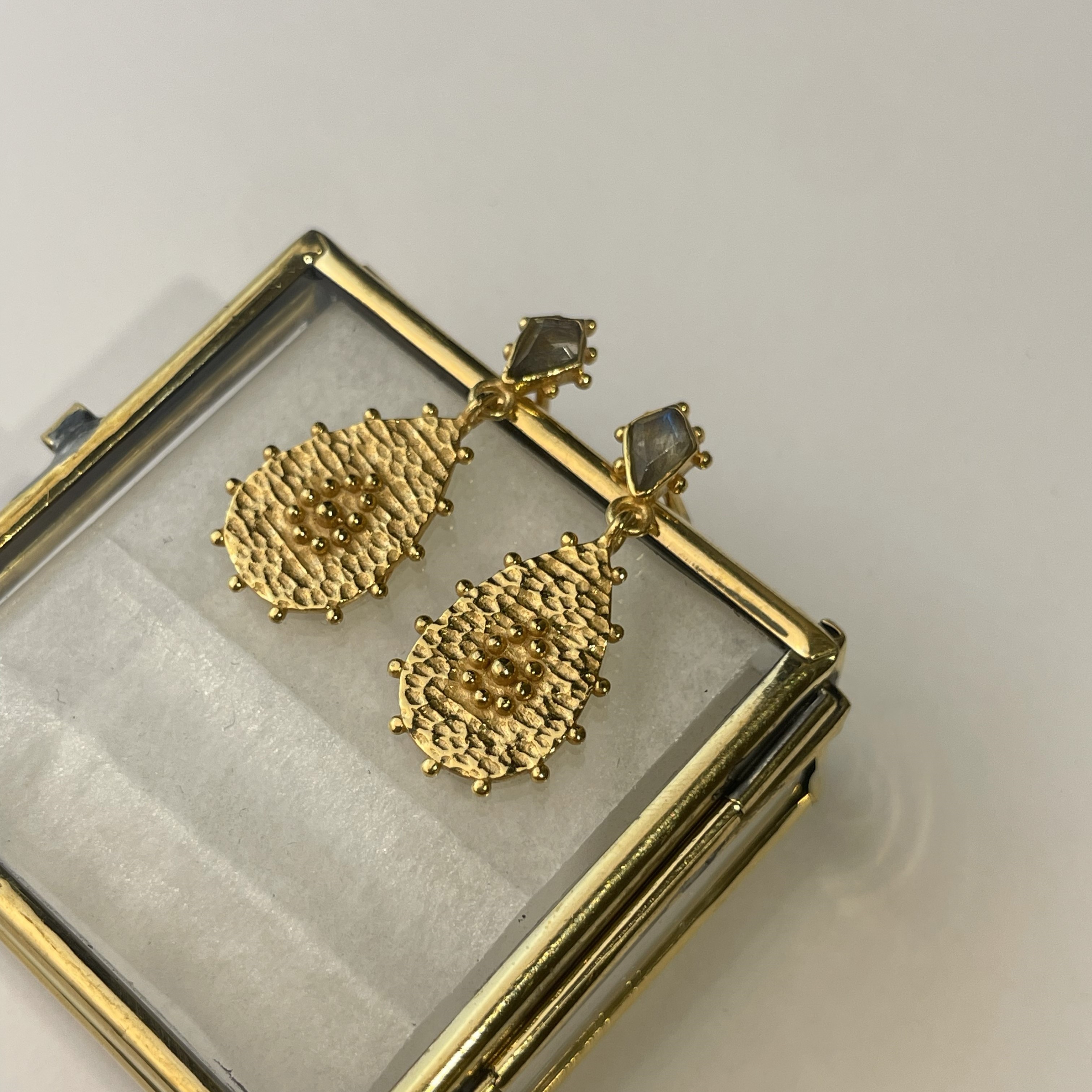 Серьги с подвеской капля